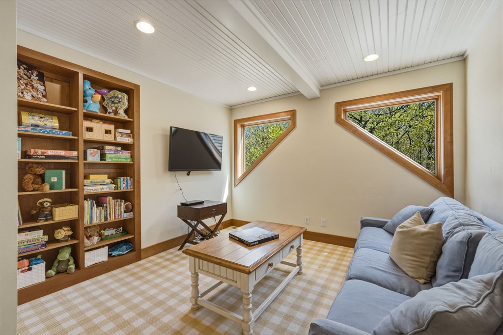 10525 Stock Ln