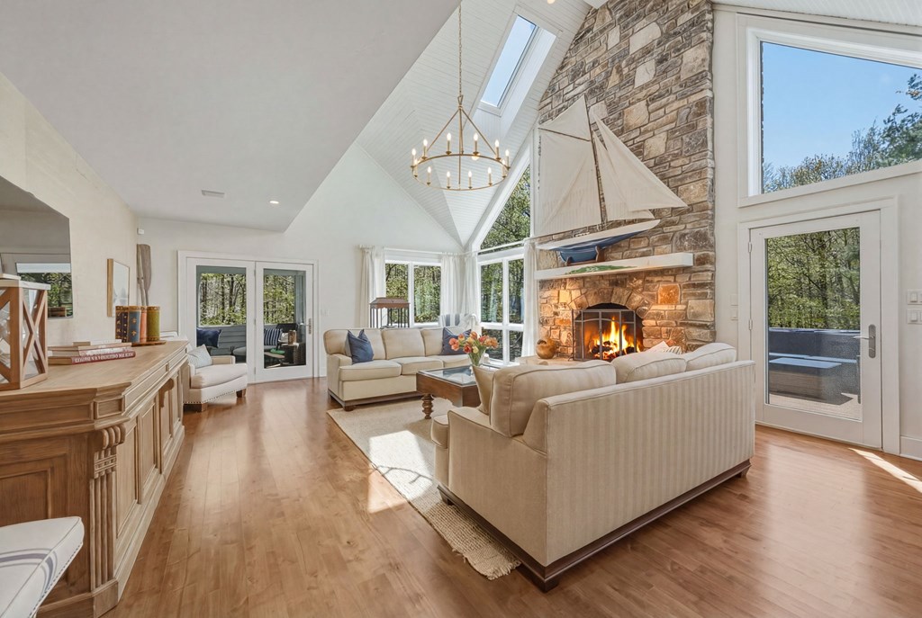 10525 Stock Ln