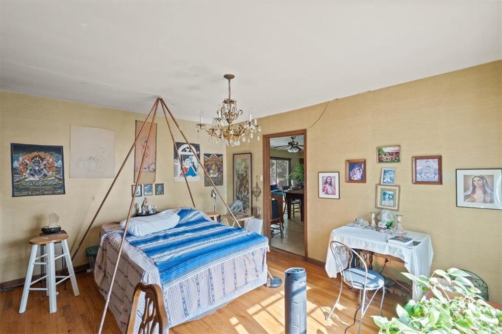 8641 Broadmoor Street