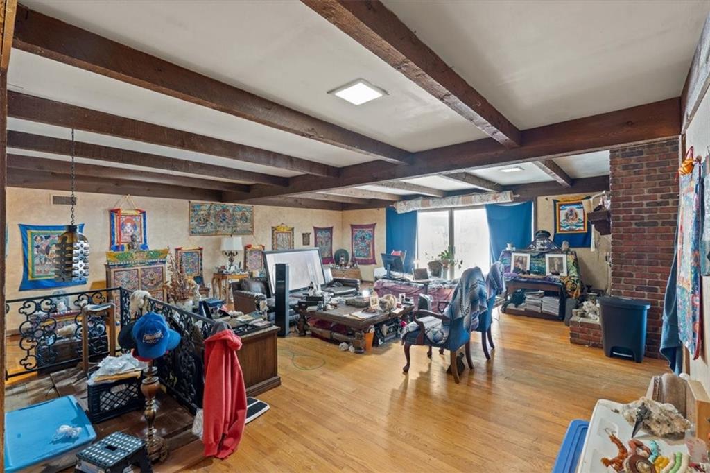 8641 Broadmoor Street