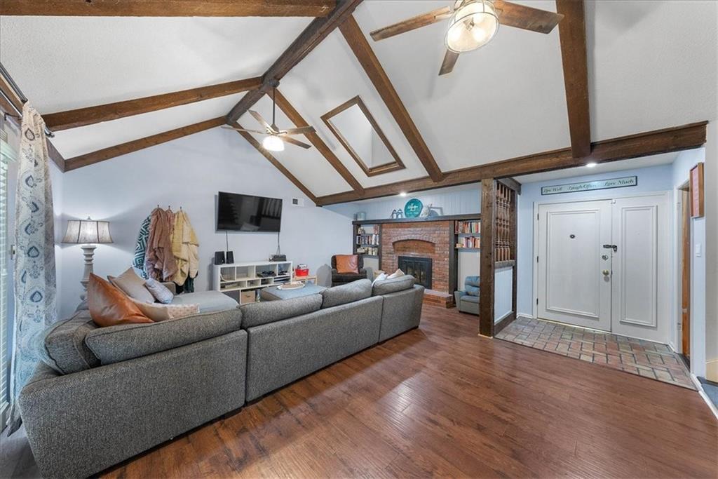 301 S Meadowbrook Lane