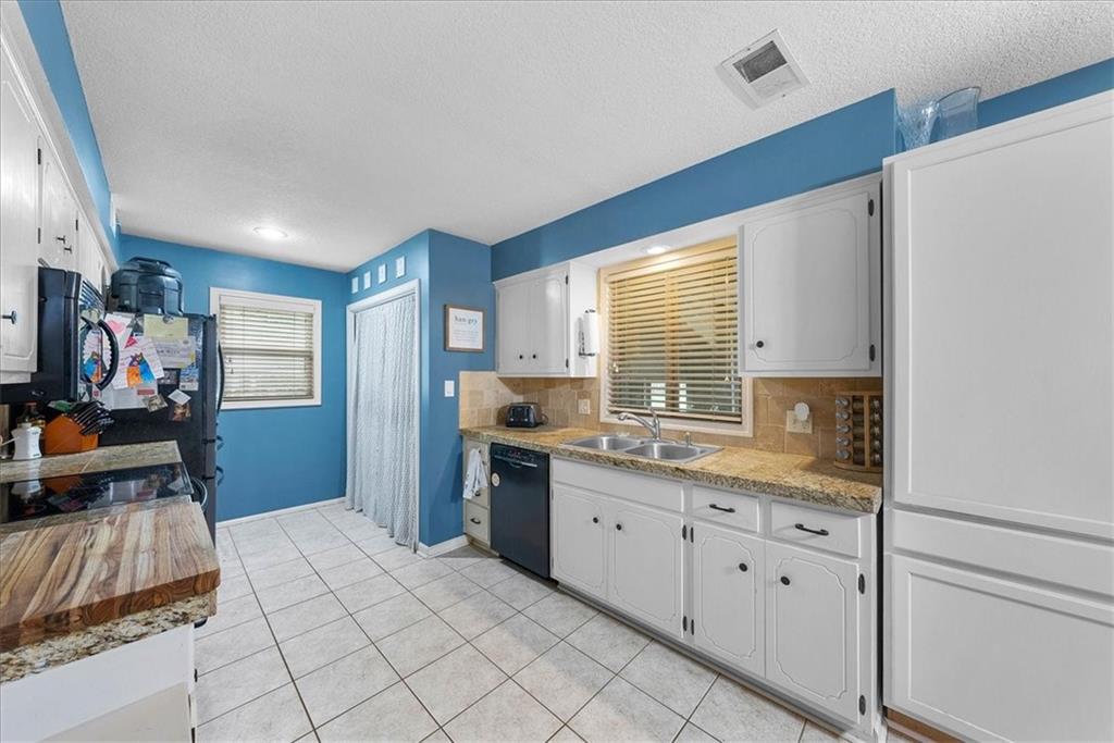 301 S Meadowbrook Lane