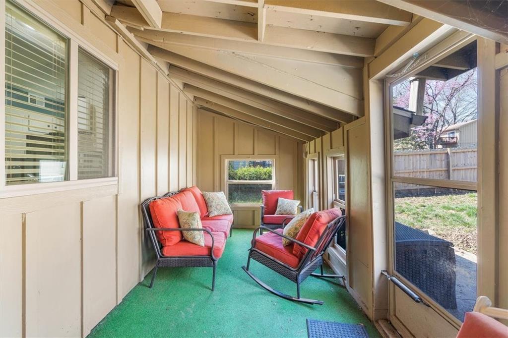 301 S Meadowbrook Lane