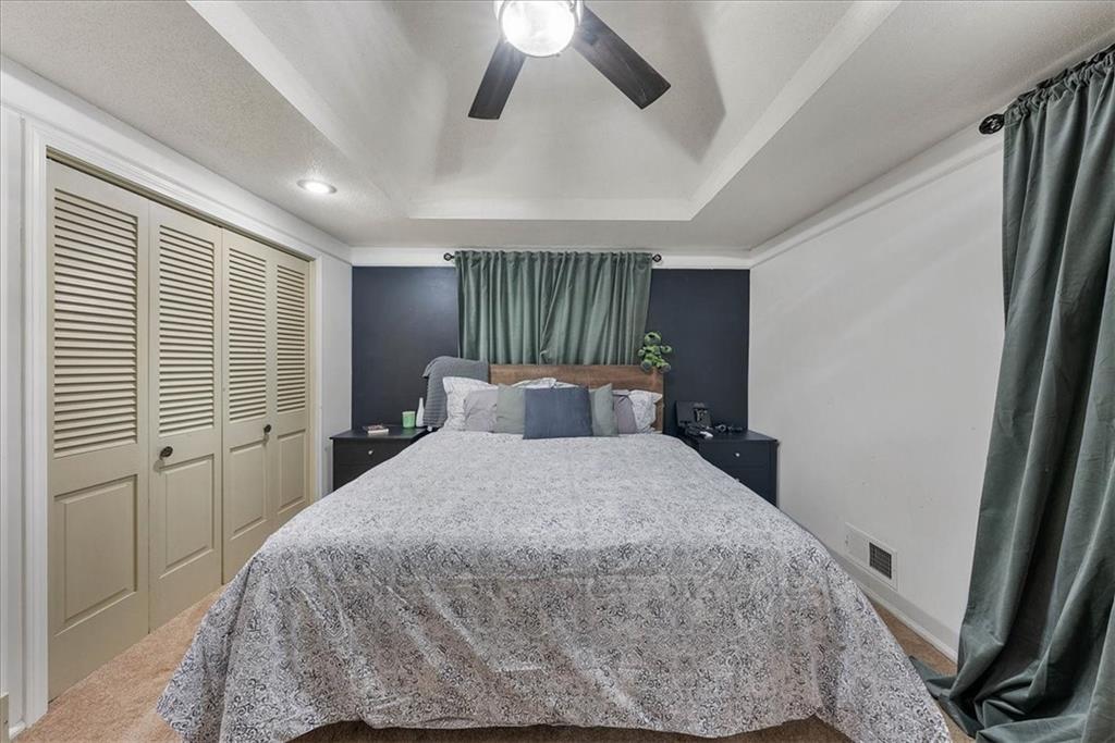 301 S Meadowbrook Lane