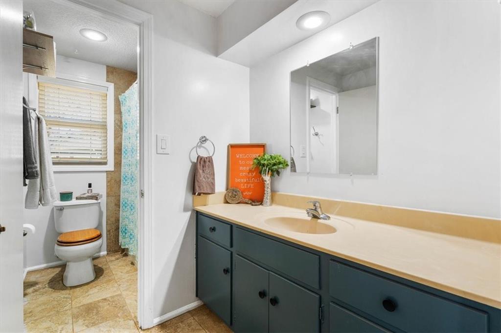 301 S Meadowbrook Lane