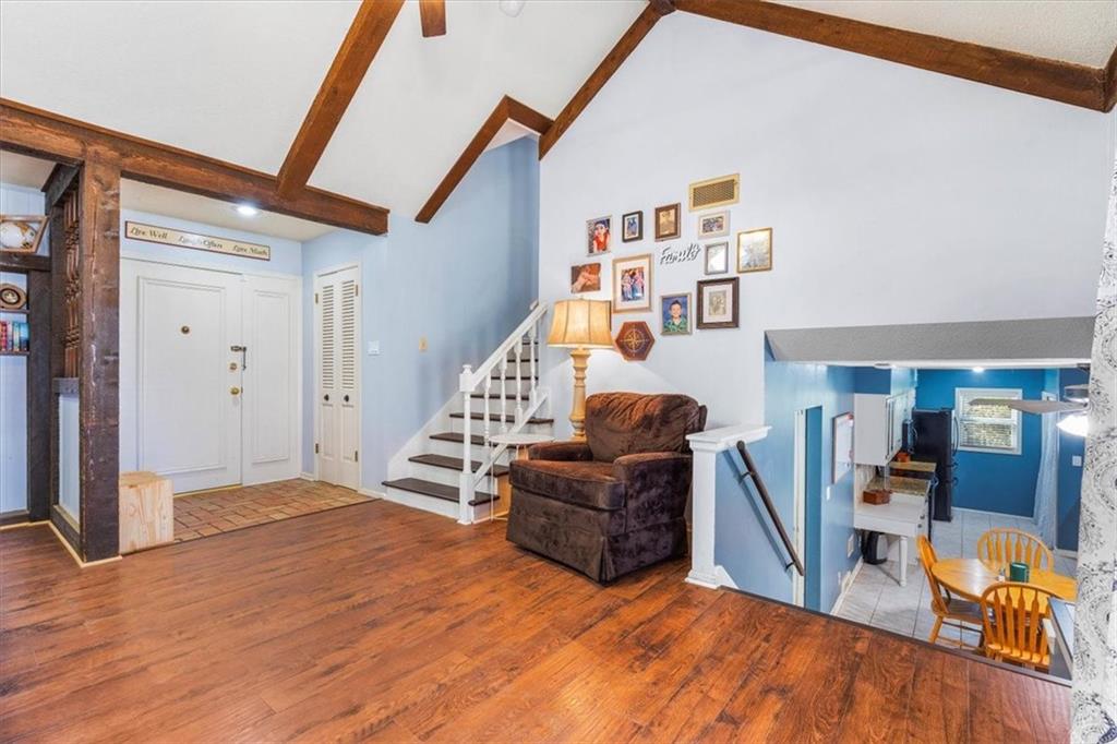 301 S Meadowbrook Lane