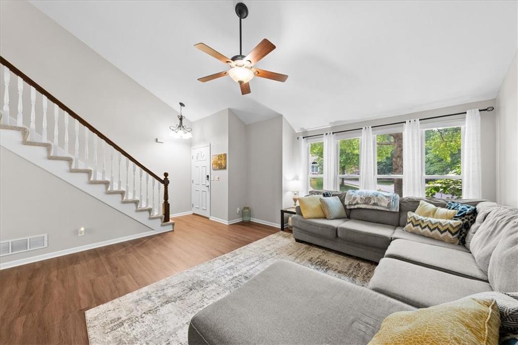 950 E Cavendish Trail