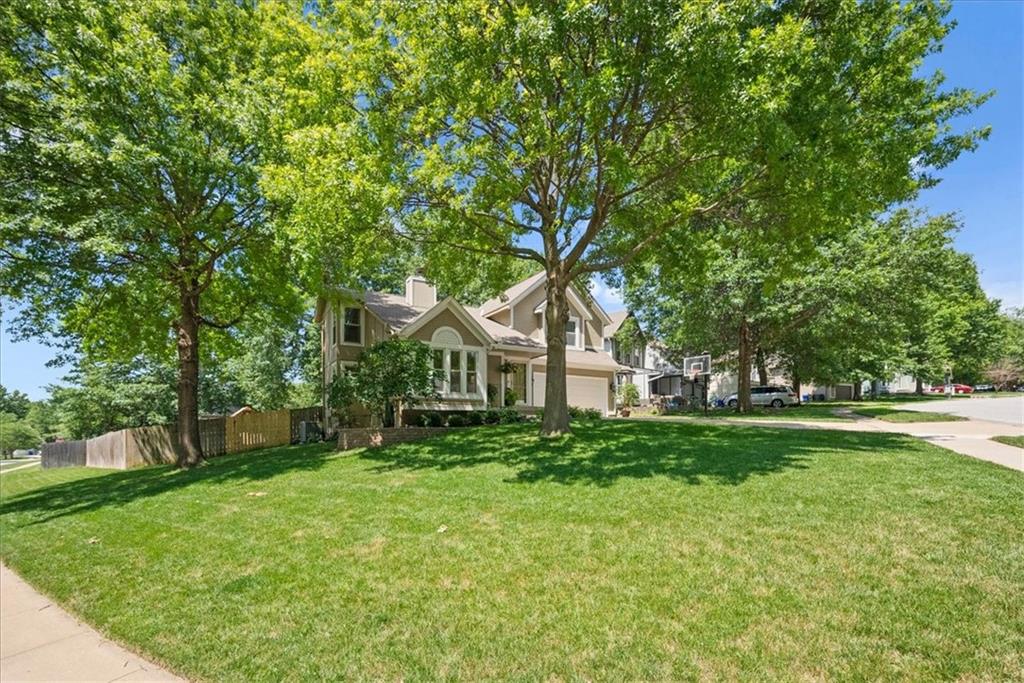 950 E Cavendish Trail