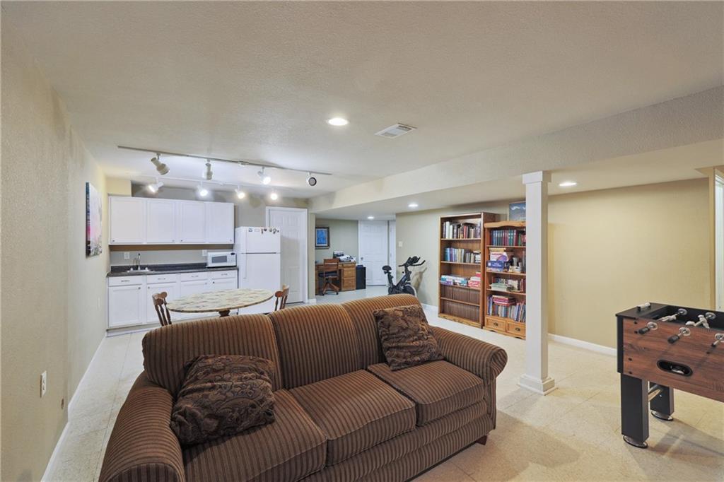 1110 Wiltshire Boulevard