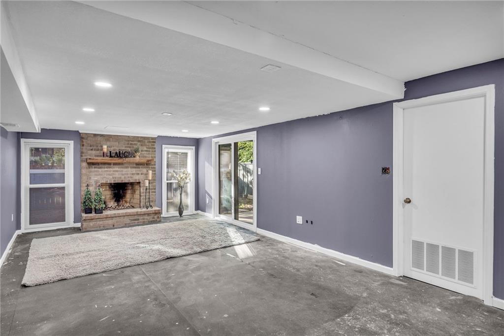 8124 Monrovia Street