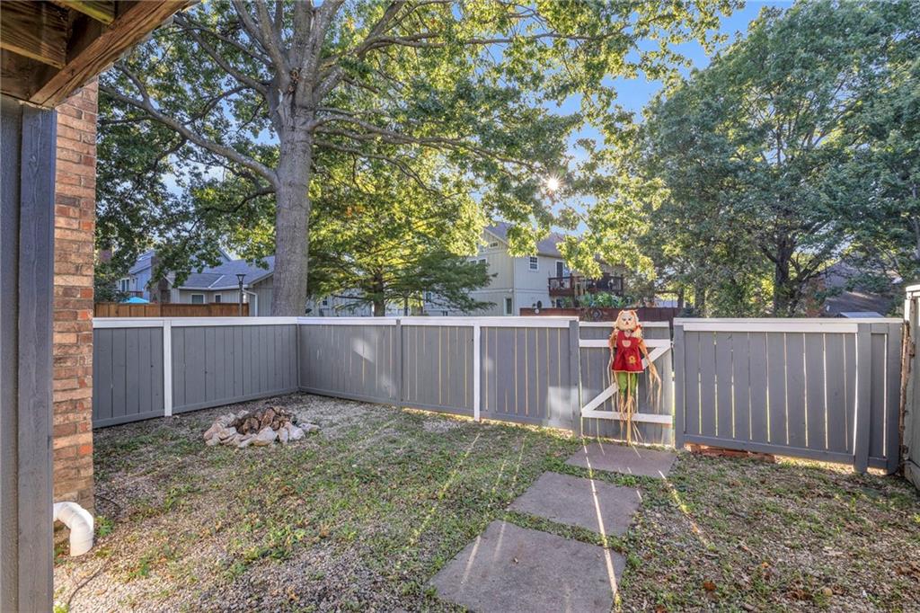 8124 Monrovia Street