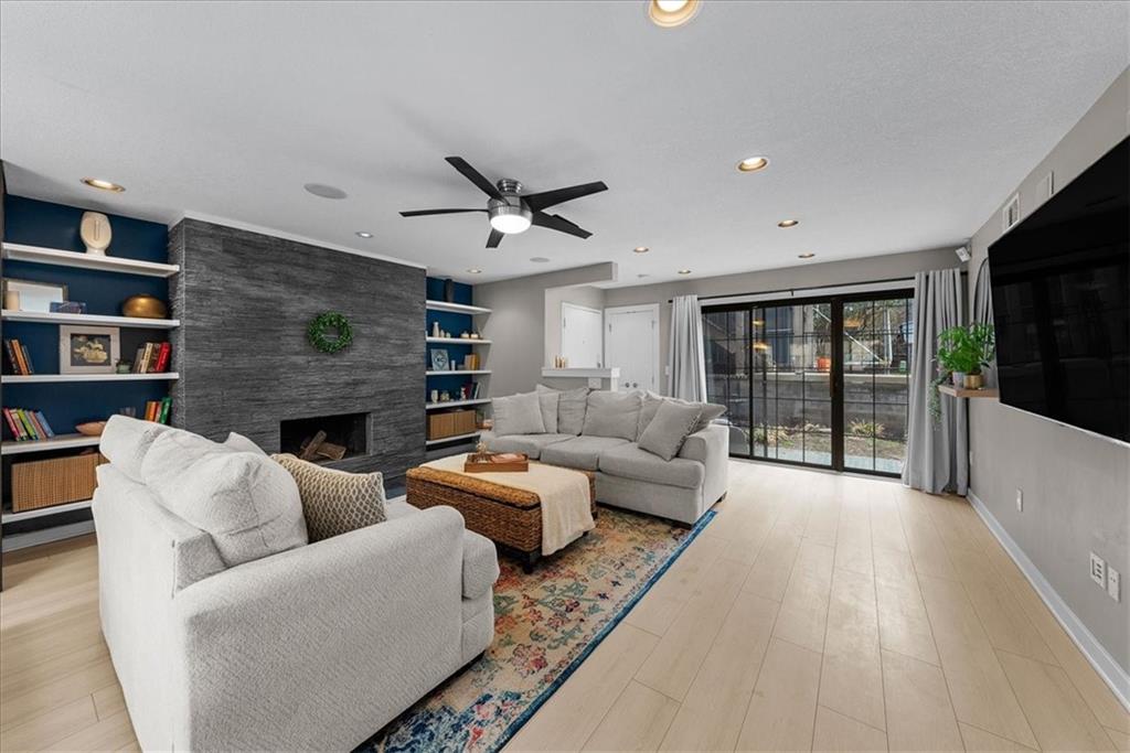 4057 Walnut Street Unit: 1