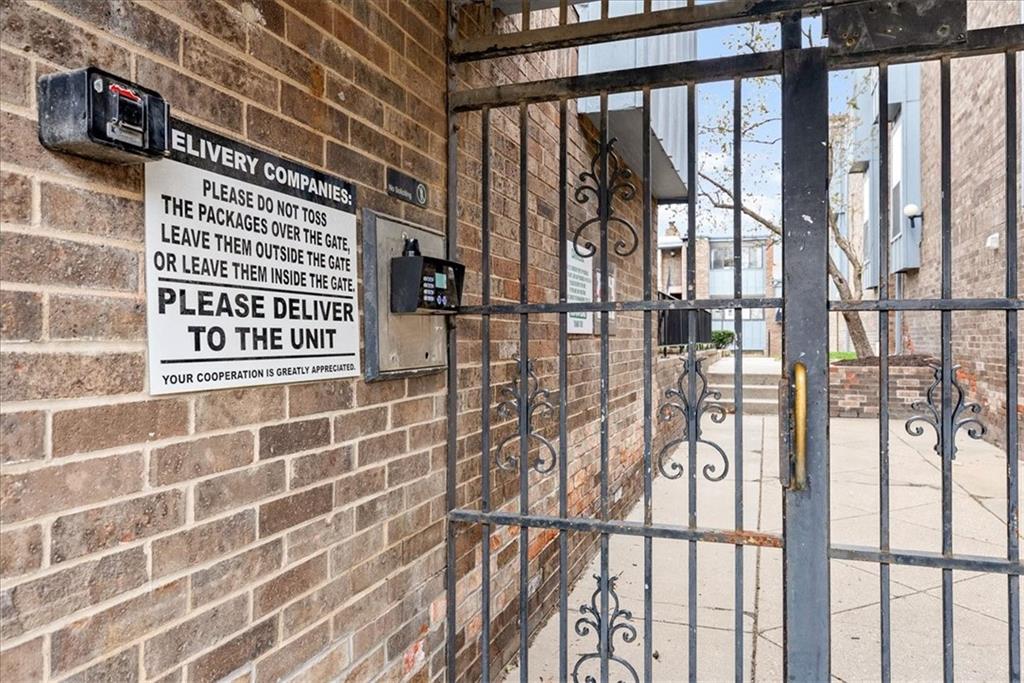 4057 Walnut Street Unit: 1