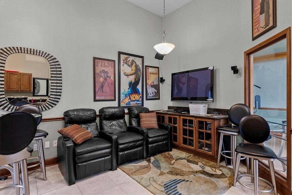 4057 Walnut Street Unit: 1