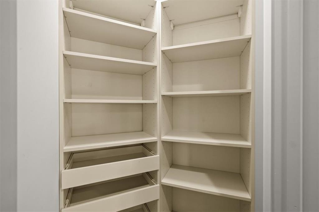 4801 W 133rd Street Unit: 201