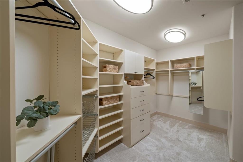 4801 W 133rd Street Unit: 201