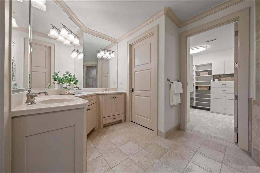 4801 W 133rd Street Unit: 201