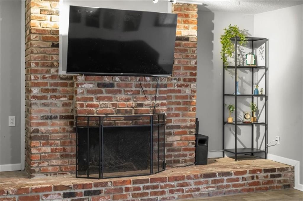 4057 Walnut Street Unit: 7