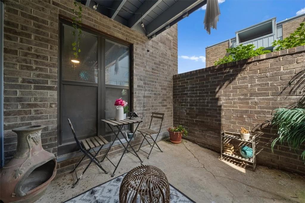4057 Walnut Street Unit: 7