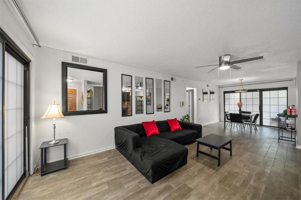 4057 Walnut Street Unit: 7