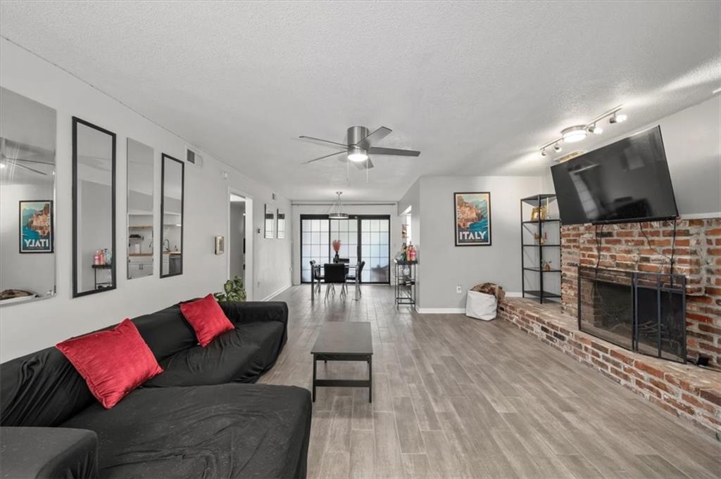 4057 Walnut Street Unit: 7