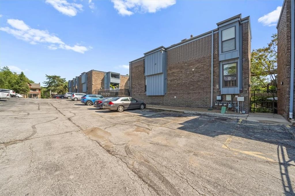 4057 Walnut Street Unit: 7