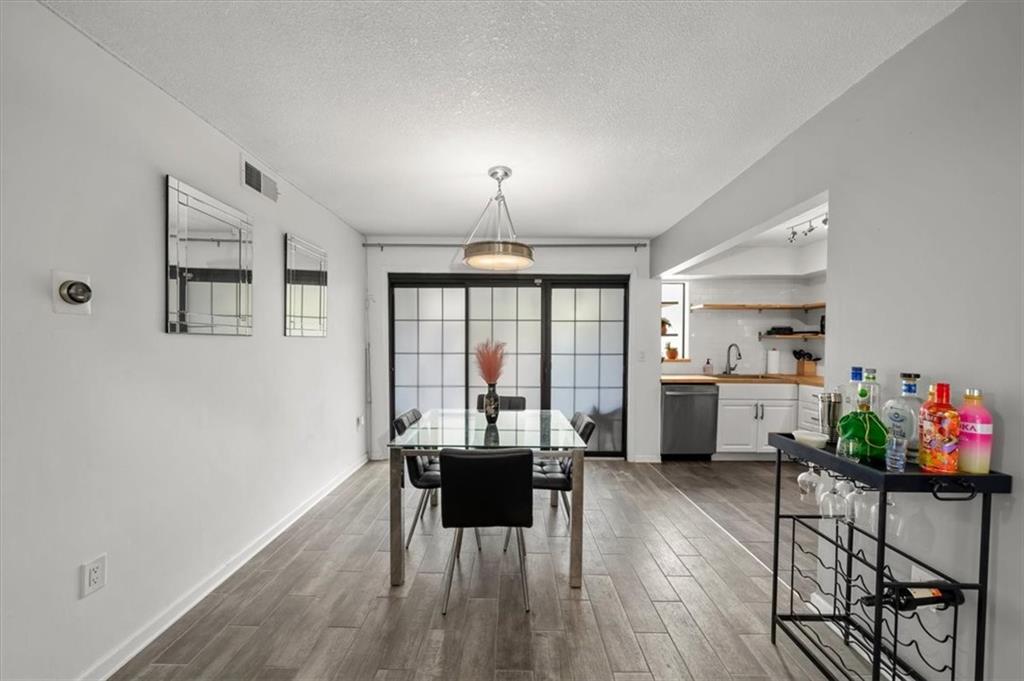 4057 Walnut Street Unit: 7