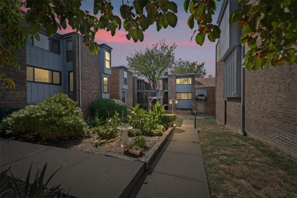 4057 Walnut Street Unit: 7