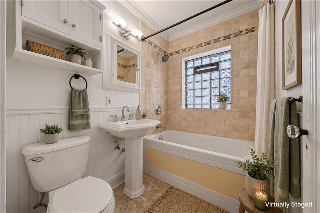 311 E 43rd Street Unit: 3W