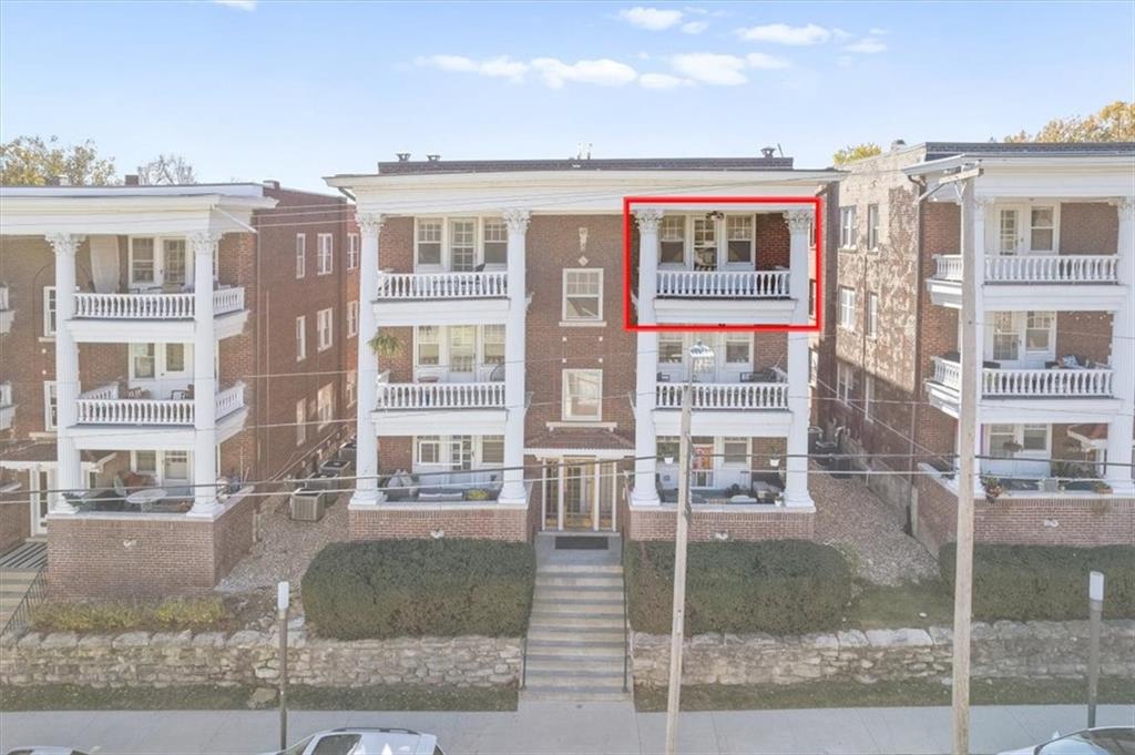 311 E 43rd Street Unit: 3W