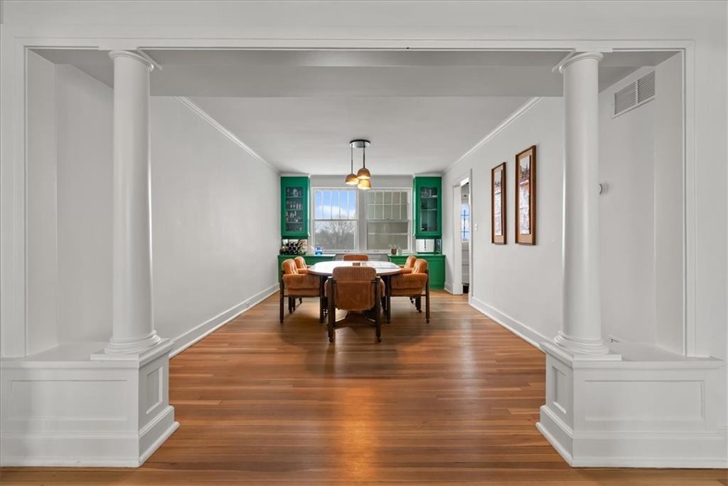 4227 Oak Street Unit: 3N