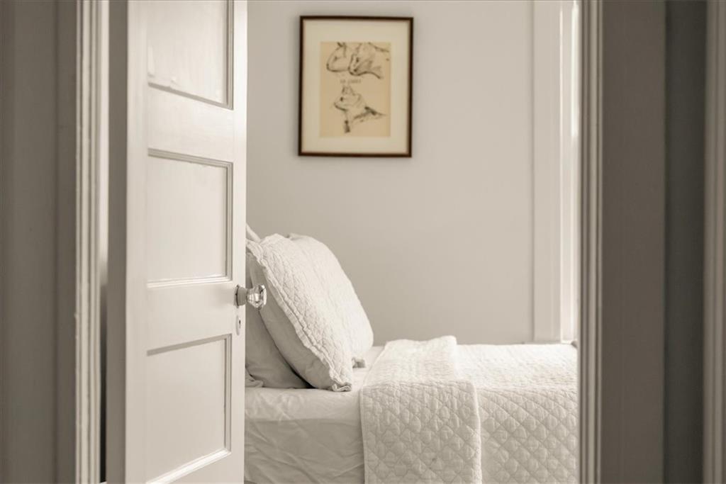 4227 Oak Street Unit: 3N