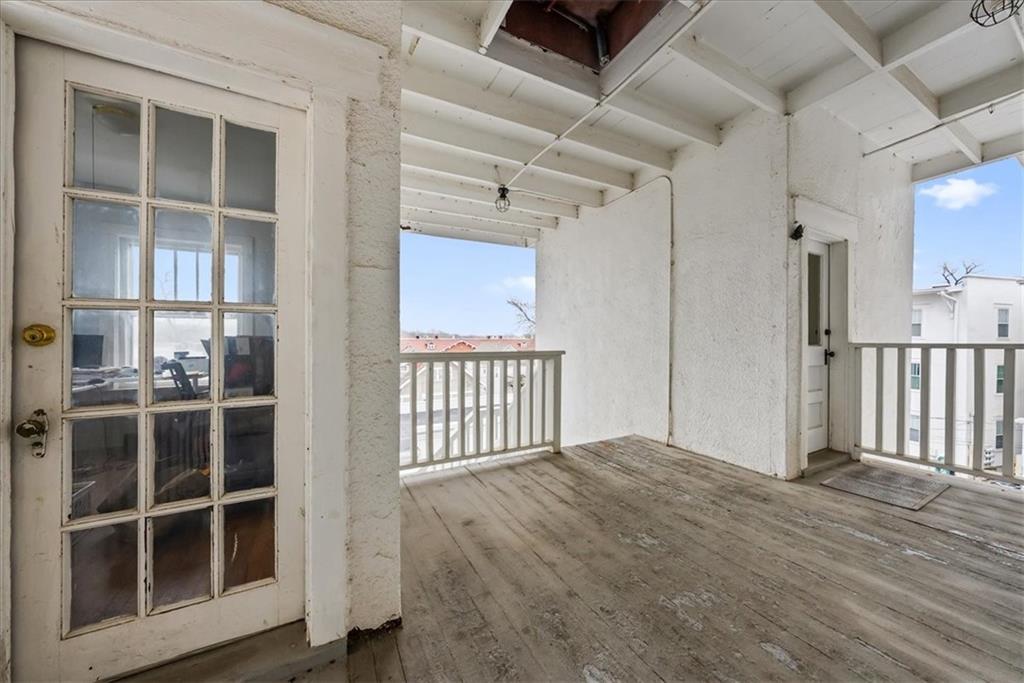 4227 Oak Street Unit: 3N