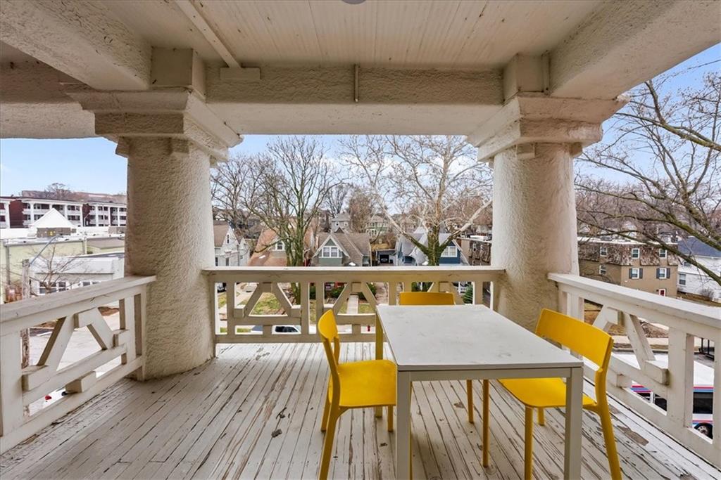 4227 Oak Street Unit: 3N