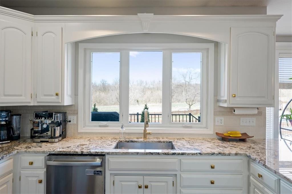 5924 NE Parks View Place