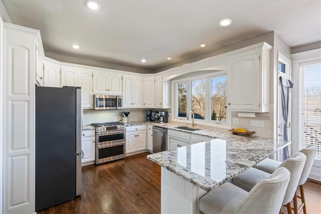 5924 NE Parks View Place