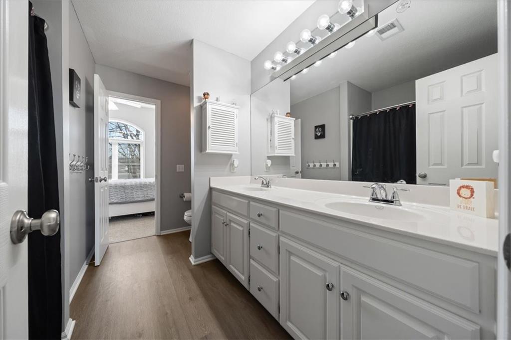 5924 NE Parks View Place