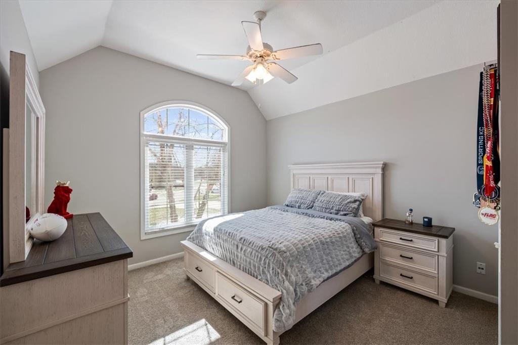 5924 NE Parks View Place