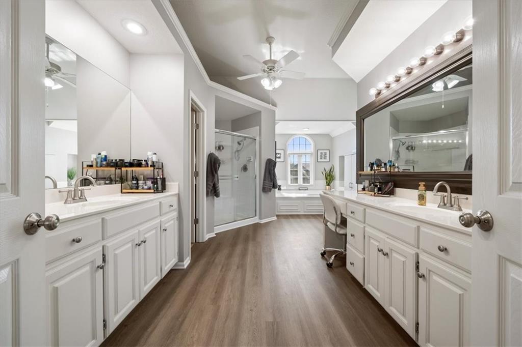 5924 NE Parks View Place