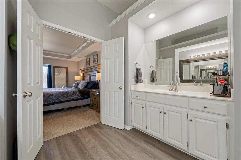 5924 NE Parks View Place