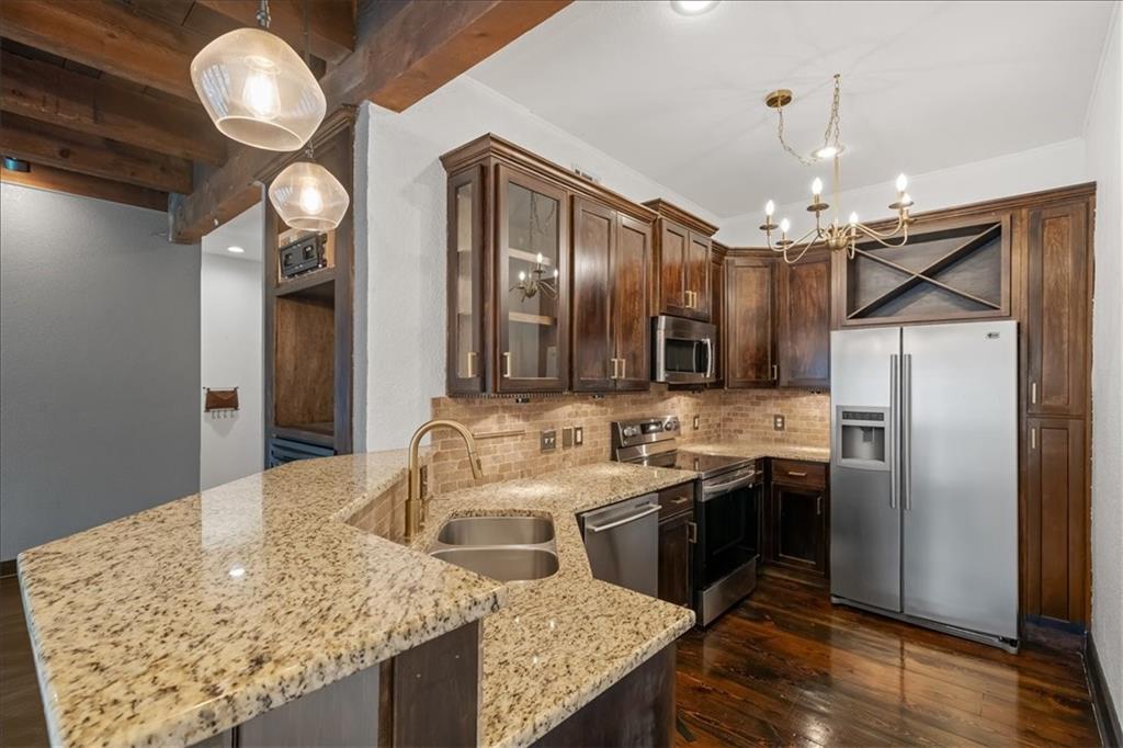 1111 W 46th Street Unit: 22