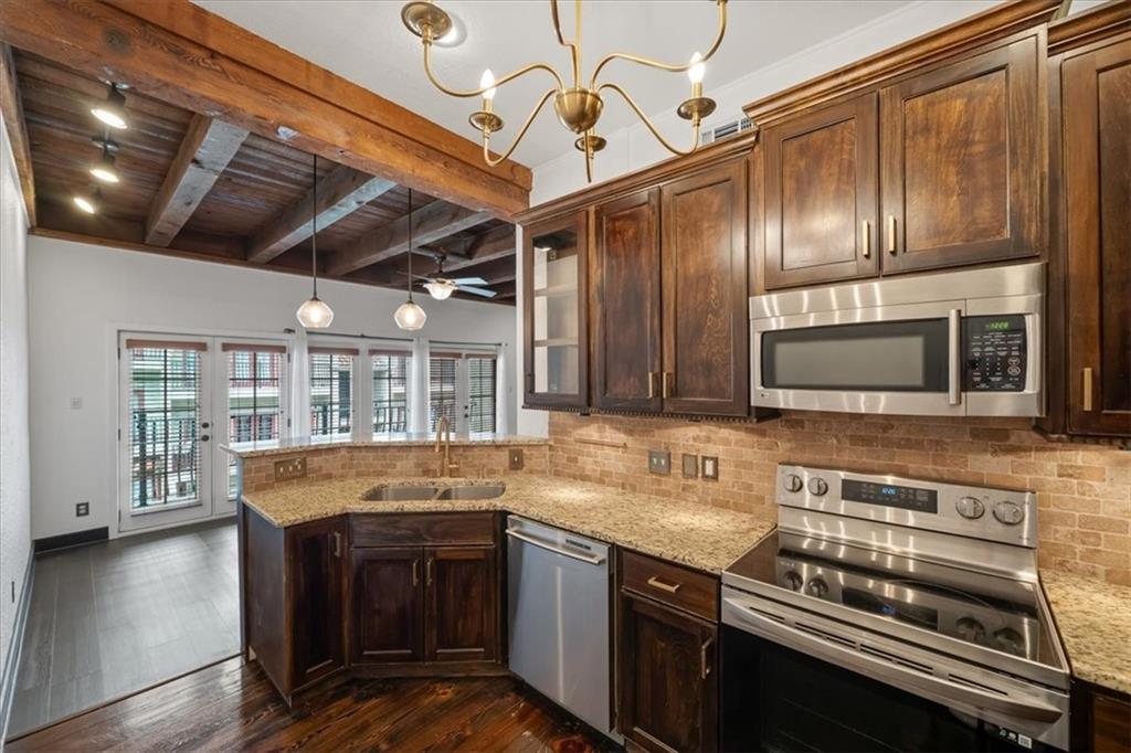 1111 W 46th Street Unit: 22