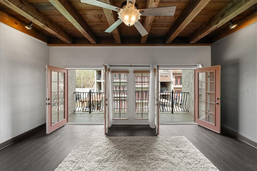 1111 W 46th Street Unit: 22