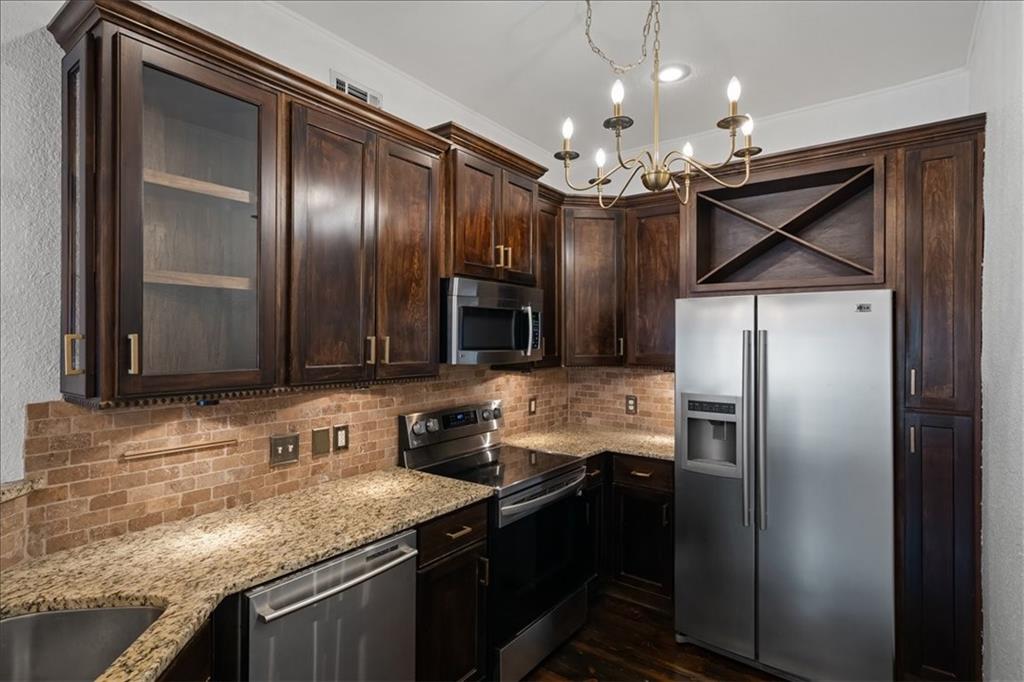1111 W 46th Street Unit: 22