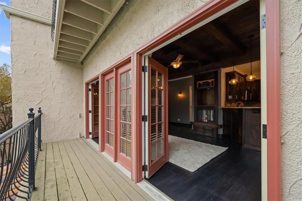 1111 W 46th Street Unit: 22