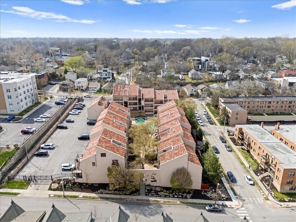 1111 W 46th Street Unit: 22