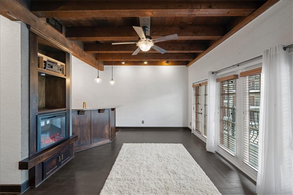 1111 W 46th Street Unit: 22
