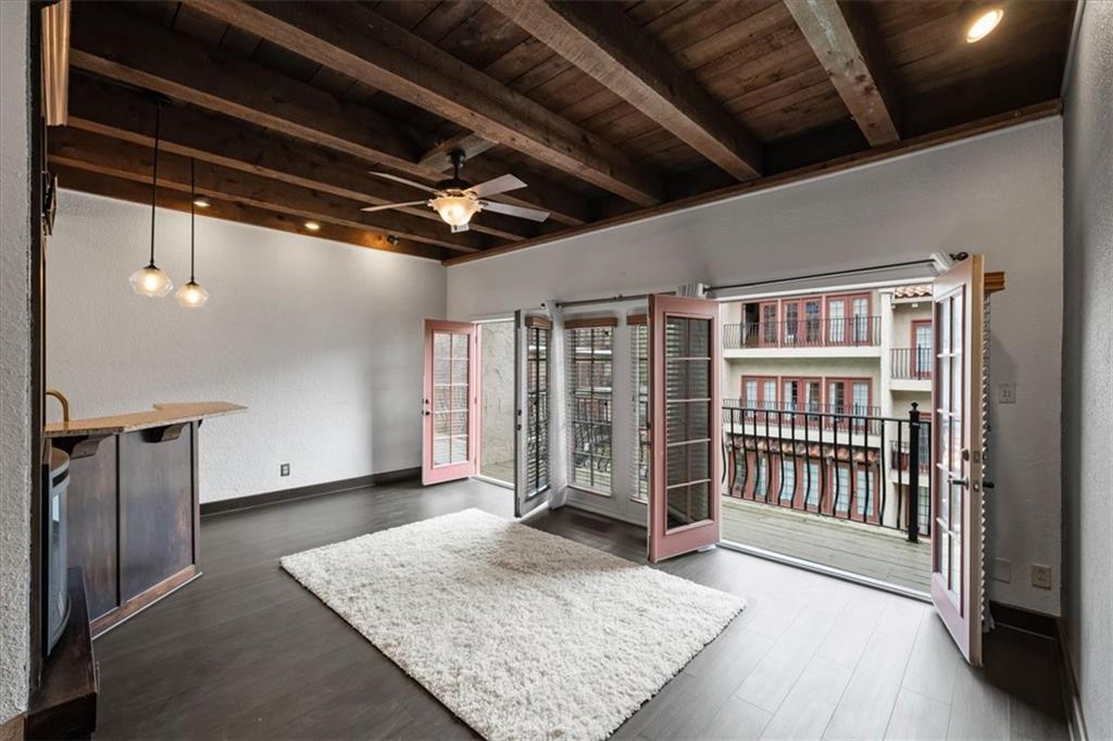 1111 W 46th Street Unit: 22