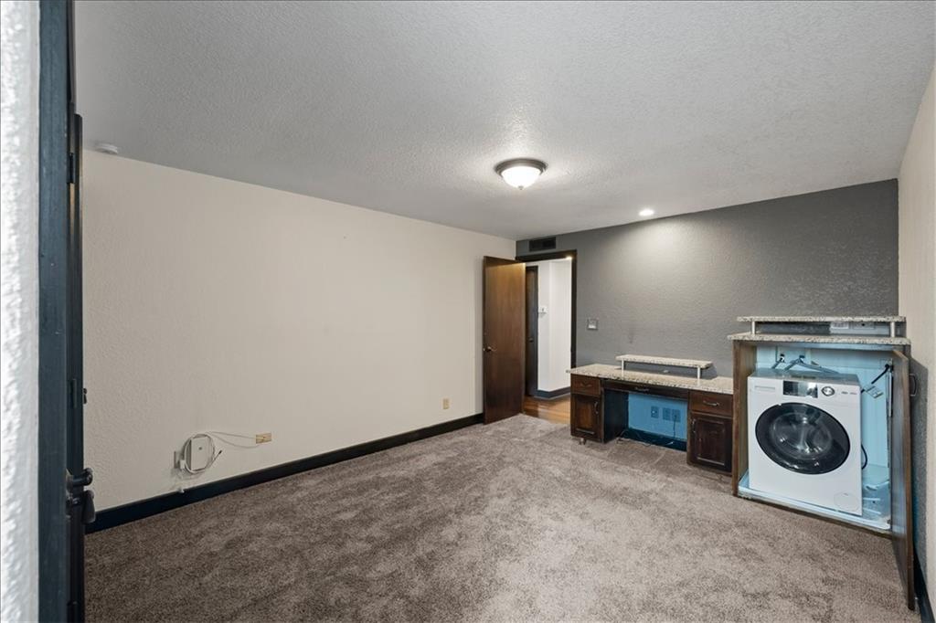 1111 W 46th Street Unit: 22