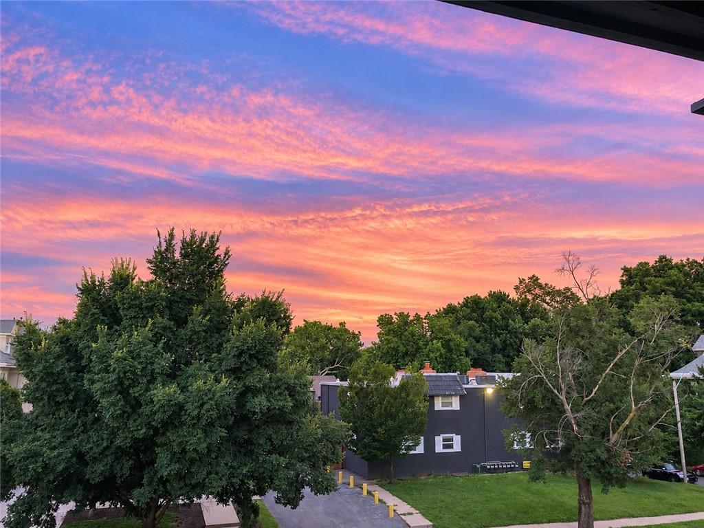 4056 Warwick Boulevard Unit: 6